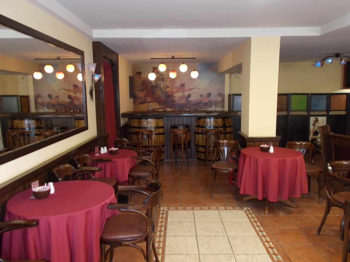 Hotel Delta Lamía Buitenkant foto